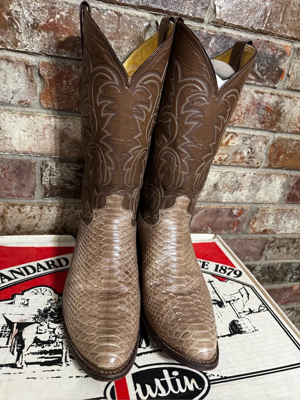 Vintage Justin Boots Men's Brown Exotic Snakeskin and Leather Western Boots